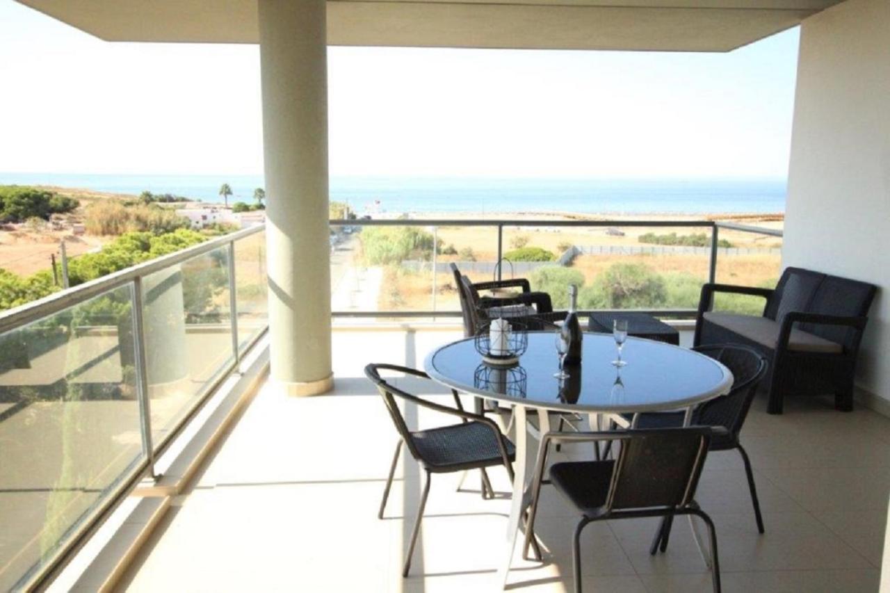 Apartamentos Cavalo Preto Beach Resort קווארטיירה מראה חיצוני תמונה