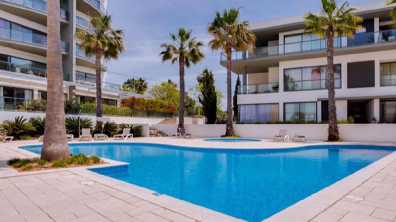 Apartamentos Cavalo Preto Beach Resort קווארטיירה מראה חיצוני תמונה